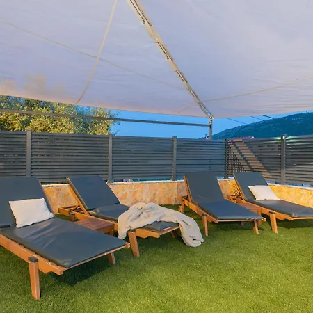 Luxury Kristina With Heated Pool Near Omis For 12 Guests