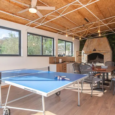 Villa Luxury Kristina With Heated Pool Near Omis For 12 Guests *