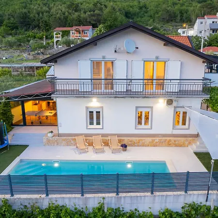 Villa Luxury Kristina With Heated Pool Near Omis For 12 Guests