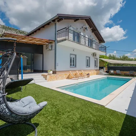 Luxury Kristina With Heated Pool Near Omis For 12 Guests