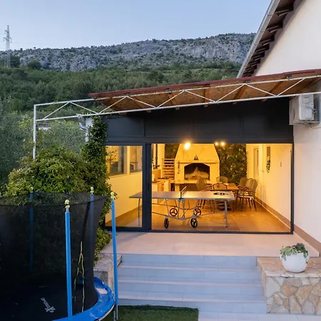Villa Luxury Kristina With Heated Pool Near Omis For 12 Guests *