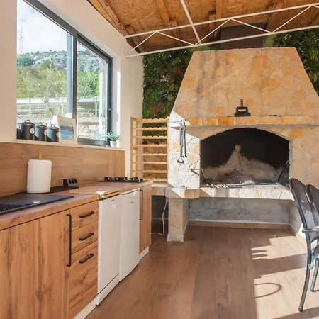 Luxury Kristina With Heated Pool Near Omis For 12 Guests *