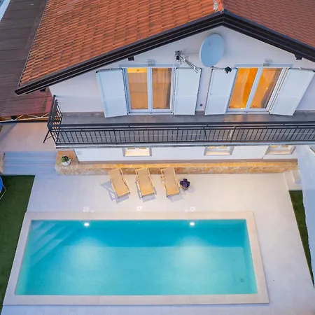 Villa Luxury Kristina With Heated Pool Near Omis For 12 Guests Tugare