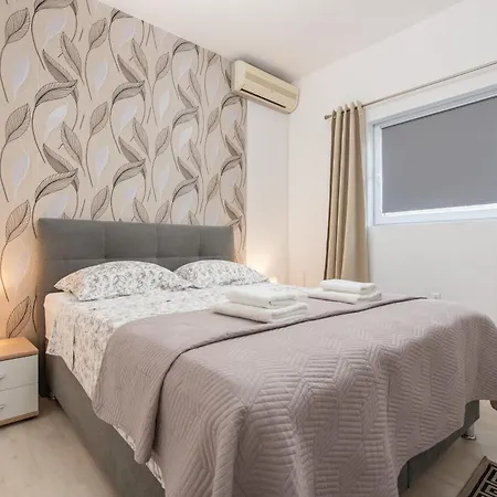 Luxury Kristina With Heated Pool Near Omis For 12 Guests Tugare