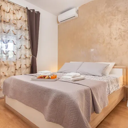 Luxury Kristina With Heated Pool Near Omis For 12 Guests * Tugare
