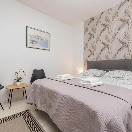 Luxury Kristina With Heated Pool Near Omis For 12 Guests *